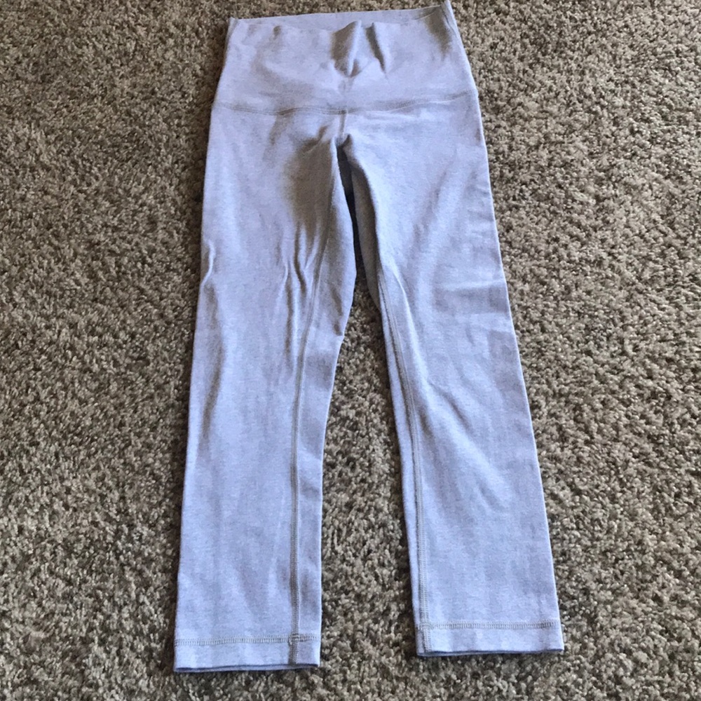 Lululemon light grey crop leggings
